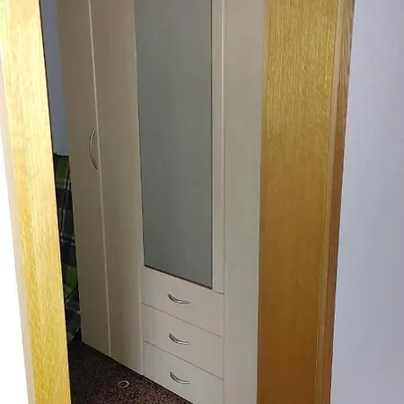 Gemuetliche Einliegerwohnung Ohne Kueche In Hoesbach-rottenberg Apartment